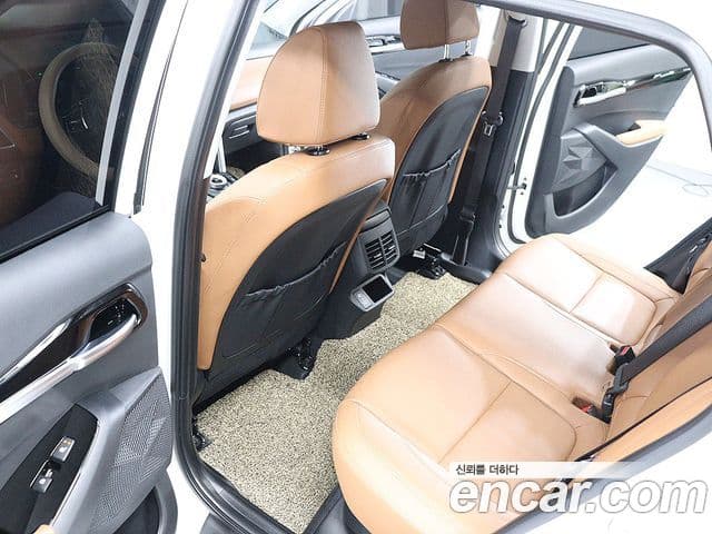 Kia Seltos 2024 — фото 16 из 20