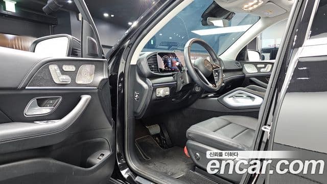 Mercedes-Benz GLE-Class 2025 — Photo 28/36