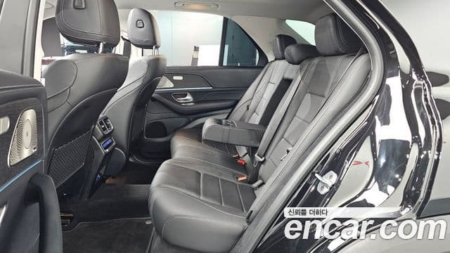 Mercedes-Benz GLE-Class 2025 — Photo 23/36