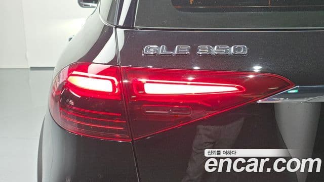 Mercedes-Benz GLE-Class 2025 — Photo 36/36
