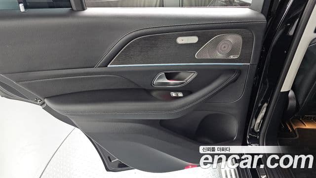 Mercedes-Benz GLE-Class 2025 — Photo 5/36