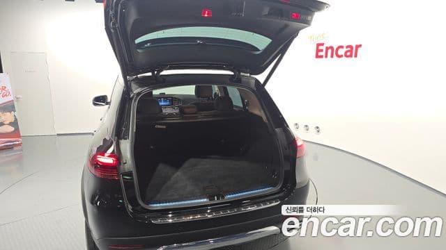 Mercedes-Benz GLE-Class 2025 — Photo 25/36