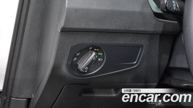 Volkswagen Tiguan 2020 — ფოტო 13/20