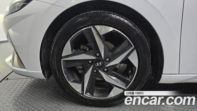 Hyundai Avante 2020 — ფოტო 5/20