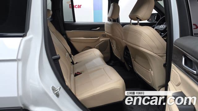 Jeep Grand Cherokee 2023 — фото 11 из 20