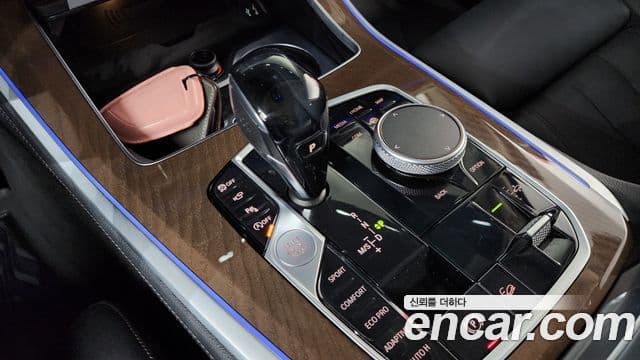 BMW X5 2021 — ფოტო 8/20