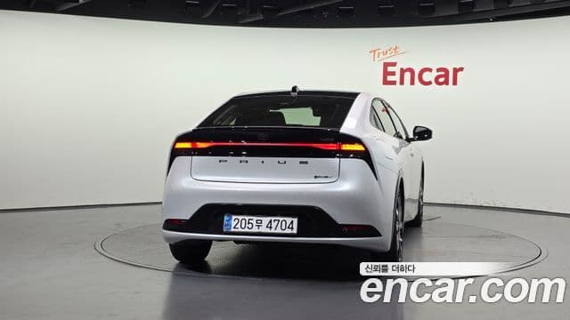Toyota Prius 2024 — ფოტო 4/20