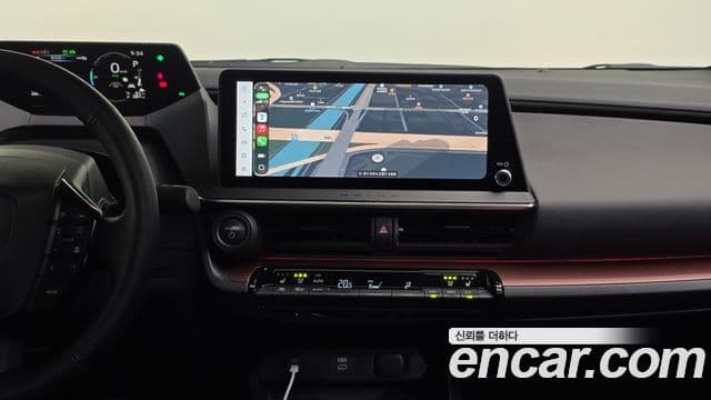 Toyota Prius 2024 — фото 12 из 20
