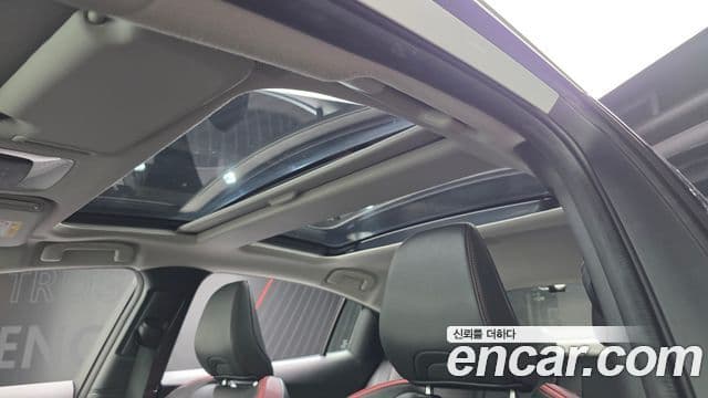 Toyota Prius 2024 — фото 15 из 20