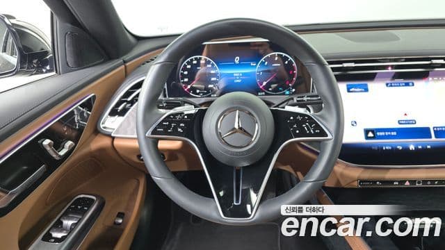 Mercedes-Benz E-Class 2025 — ფოტო 13/20