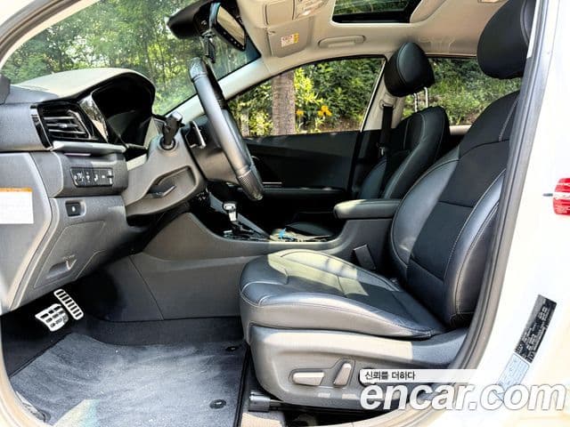 Kia Niro 2021 — Şəkil 16/20