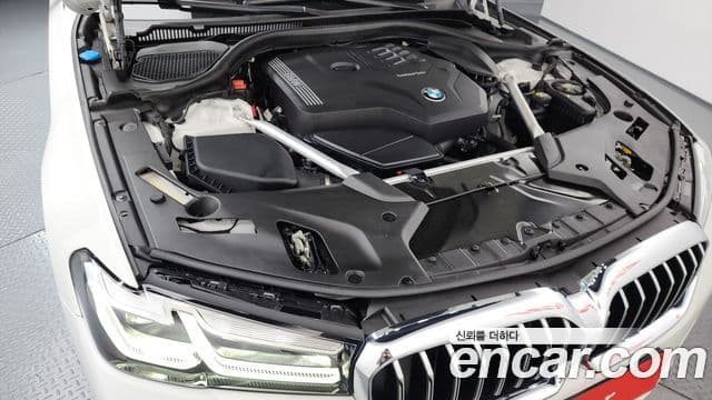BMW 5 Series 2022 — фото 6 из 20