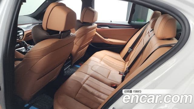 BMW 5 Series 2022 — фото 20 из 20