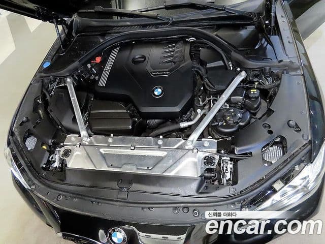 BMW 4 Series 2021 — ფოტო 19/20