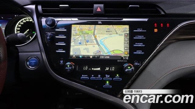 Toyota Camry 2019 — Şəkil 8/20