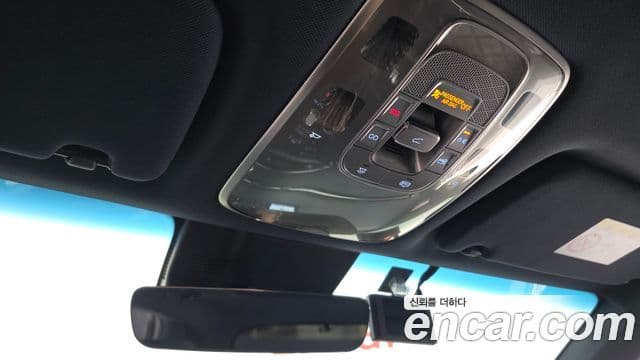 Genesis GV70 2021 — ფოტო 18/20