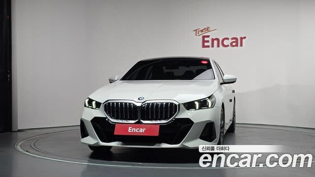 BMW 5 Series 2024 — фото 3 из 20