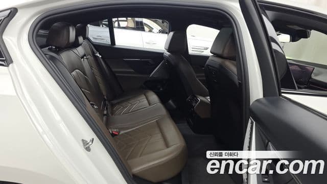 BMW 5 Series 2024 — Şəkil 12/20