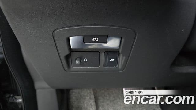 Land Rover Range Rover Velar 2020 — Şəkil 19/20