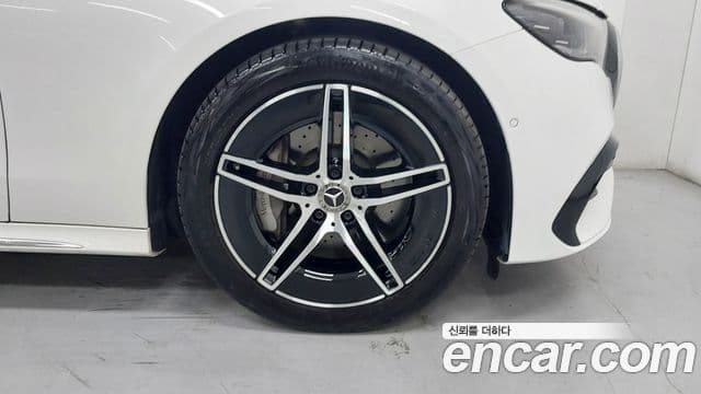 Mercedes-Benz E-Class 2024 — фото 4 из 20