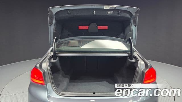 BMW 5 Series 2018 — Şəkil 20/20