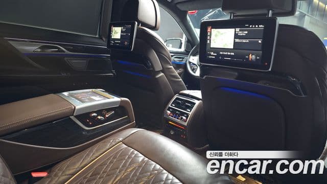 BMW 7 Series 2021 — ფოტო 18/20
