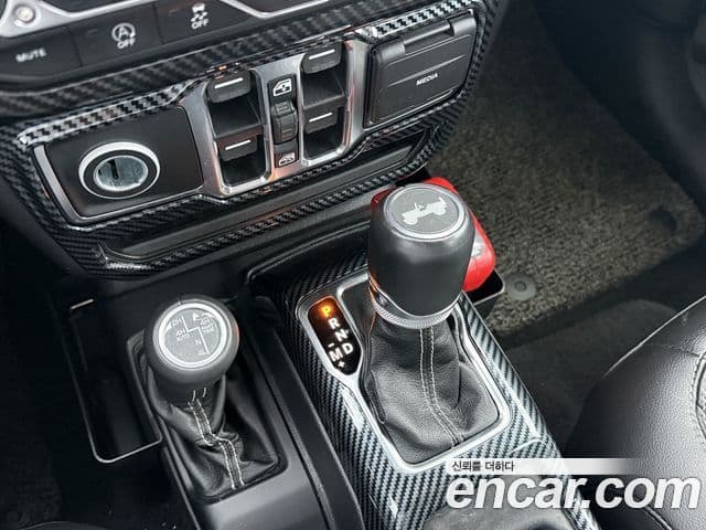 Jeep Wrangler 2020 — Фото 9/15