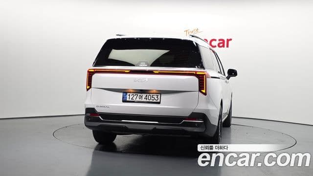 Kia Carnival 2023 — фото 4 из 20