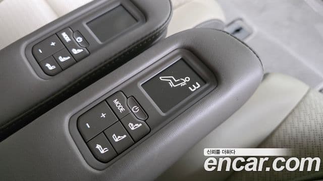 Kia Carnival 2023 — фото 18 из 20