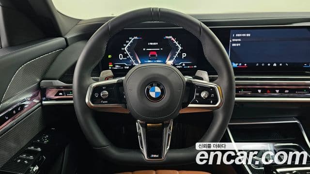 BMW 7 Series 2025 — фото 13 из 20