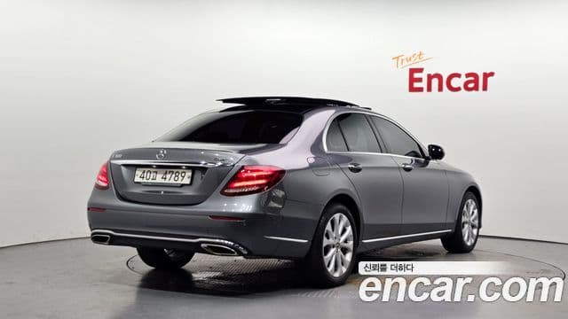 Mercedes-Benz E-Class 2019 — фото 2 из 20