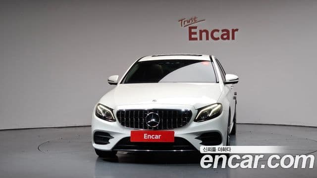 Mercedes-Benz E-Class 2019 — фото 3 из 20