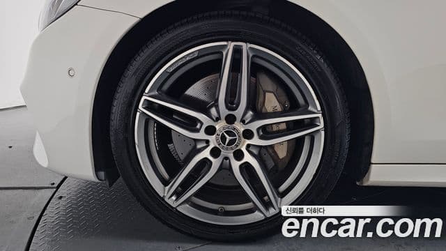 Mercedes-Benz E-Class 2019 — фото 5 из 20