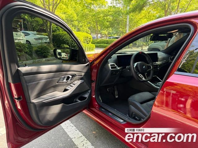 BMW 3 Series 2024 — фото 10 из 15