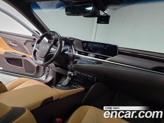 Lexus ES300h 2019 — ფოტო 6/20