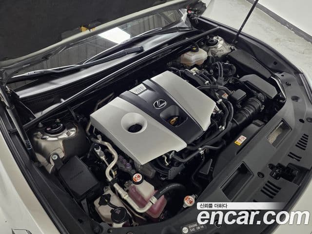 Lexus ES300h 2019 — ფოტო 18/20