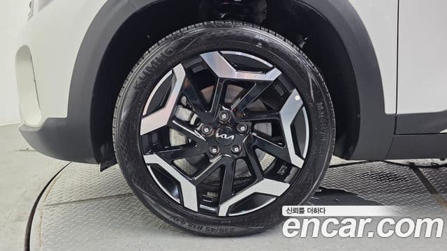 Kia Seltos 2023 — ფოტო 5/20