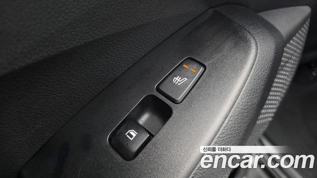 Kia Seltos 2023 — ფოტო 19/20