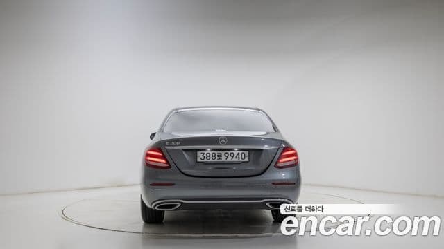 Mercedes-Benz E-Class 2020 — Фото 3/20