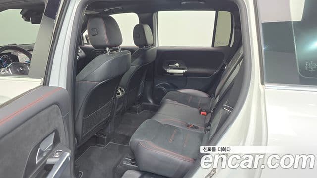 Mercedes-Benz GLB-Class 2022 — Şəkil 11/20