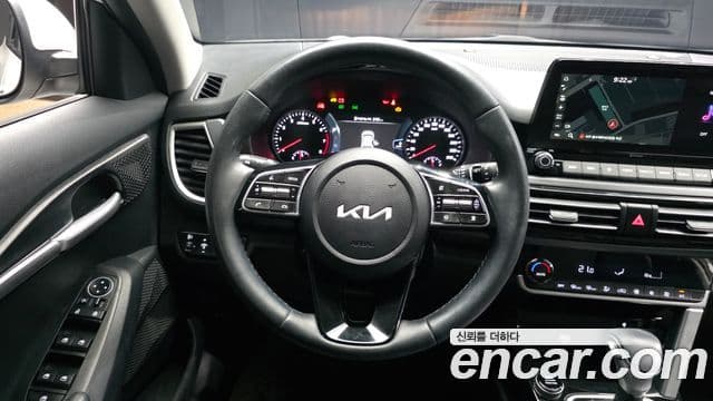 Kia Seltos 2022 — фото 13 из 20