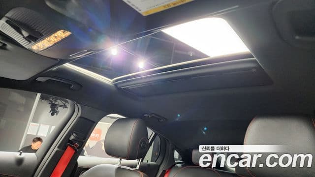 Mercedes-Benz GLC-Class 2018 — Şəkil 18/20