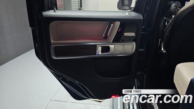 Mercedes-Benz G-Class 2024 — Photo 19/33