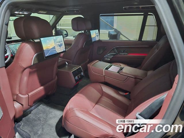 Land Rover Range Rover 2024 — ფოტო 13/20