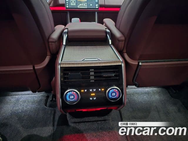 Land Rover Range Rover 2024 — фото 14 из 20