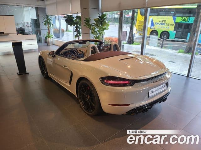 Porsche 718 Boxster 2023 — фото 6 из 9