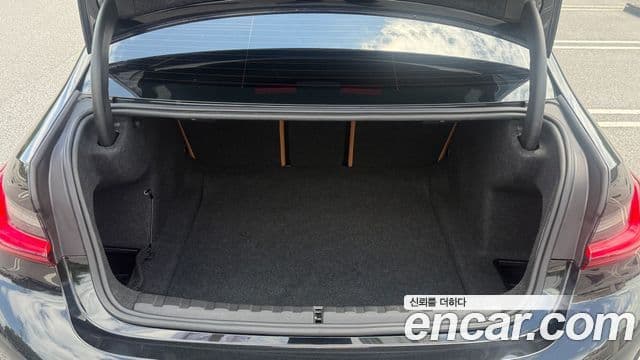 BMW 3 Series 2024 — фото 15 из 20