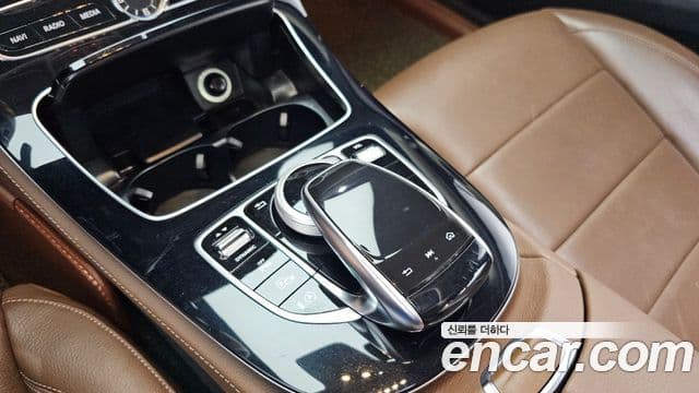 Mercedes-Benz E-Class 2018 — фото 18 из 20