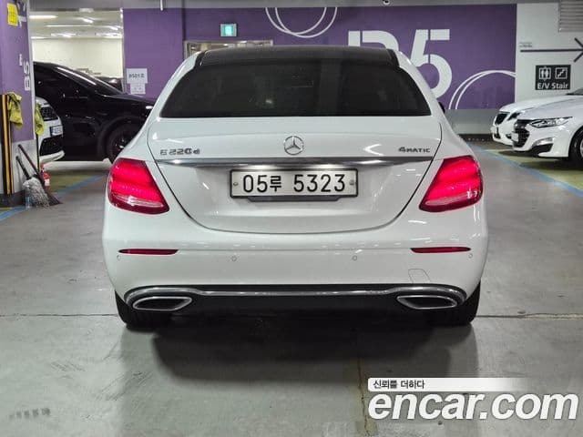 Mercedes-Benz E-Class 2018 — Фото 3/20