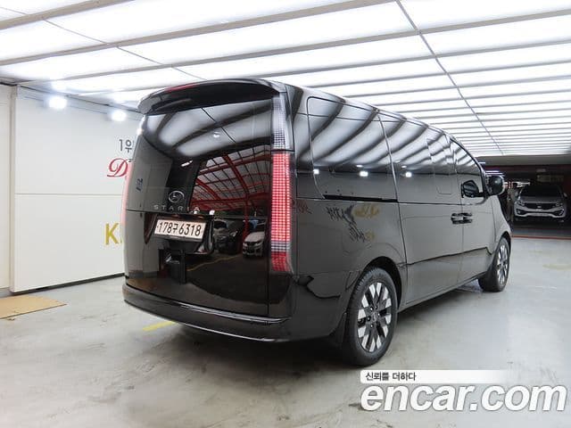 Hyundai Staria 2022 — ფოტო 2/20
